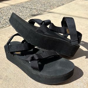 Teva platform wedges NWOT size 9 black